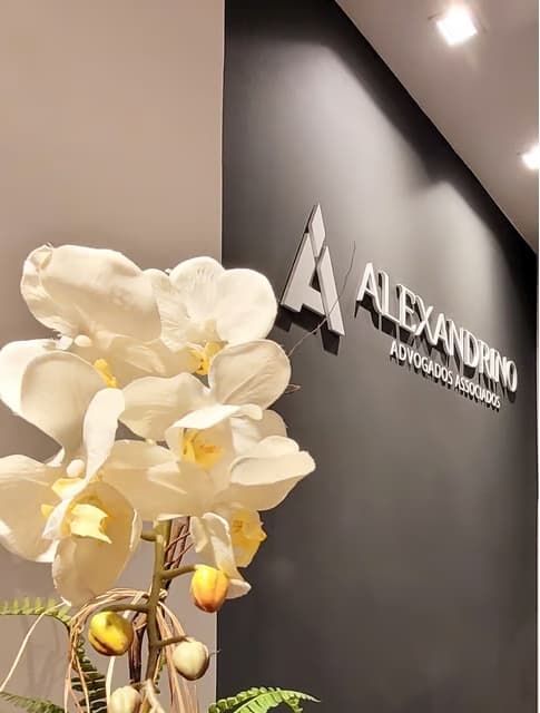 Logo do escritório na recepção